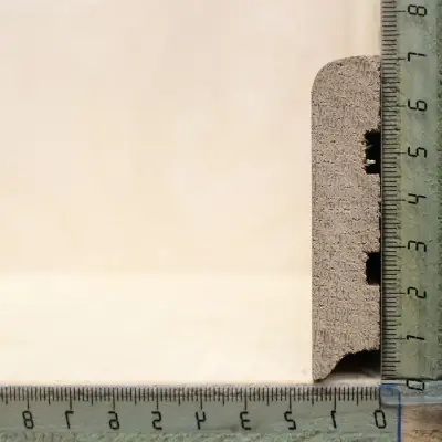 Плинтус массив дуба прямой 70х15 мм