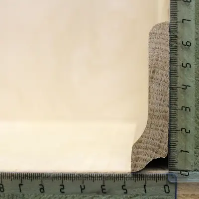 Плинтус массив дуба вертикальный евро 70х17 мм